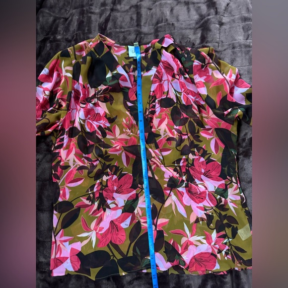 CAbi Mia Blouse - Picture 11 of 11